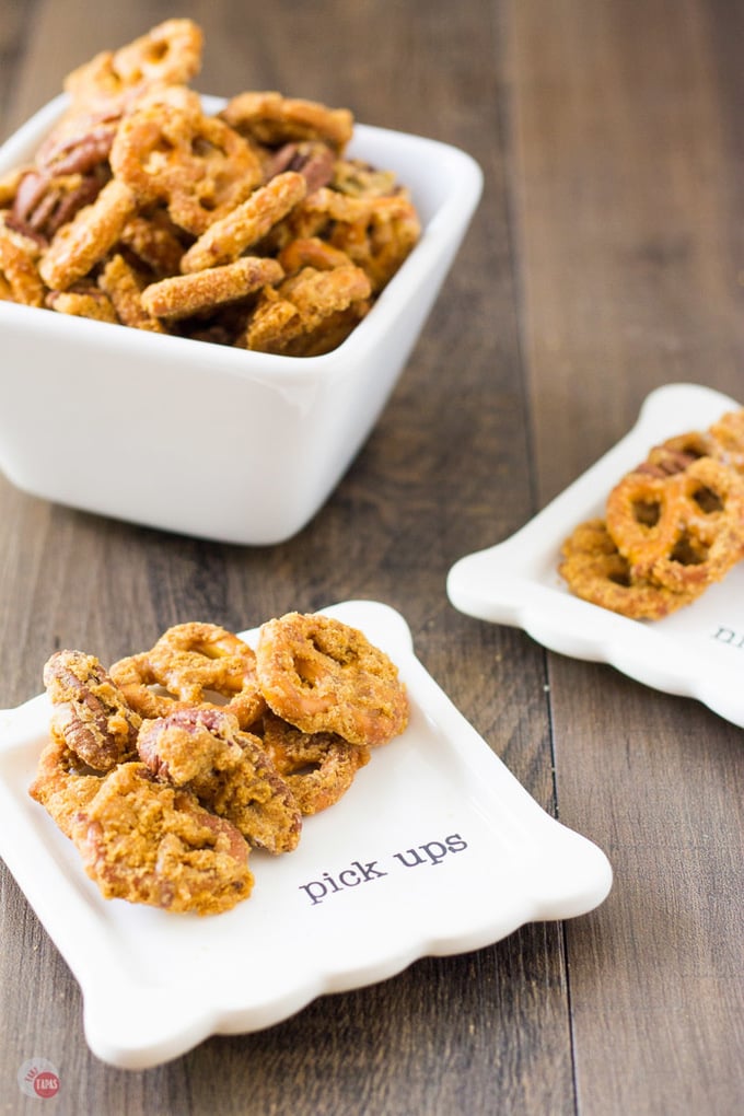 Crispy Caramel Crack Pretzels make a great hostess gift for holiday parties | Take Two Tapas | #Caramel #Crack #Pretzels #Pecans #CrackPretzels #HolidayRecipes #TeacherGifts #HostessGift #HolidaySnacks #SnackMixes