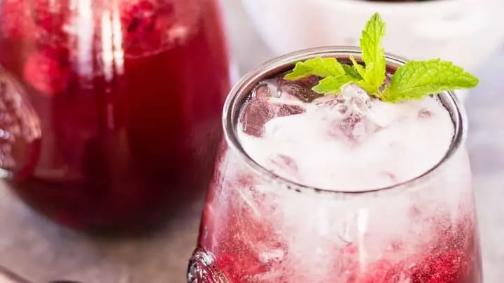 https://www.taketwotapas.com/wp-content/uploads/2018/07/Skinny-Sangria-Spritzer-5-720x405.jpg.webp