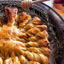 Pumpkin Puff Pastry Pull Apart Bread