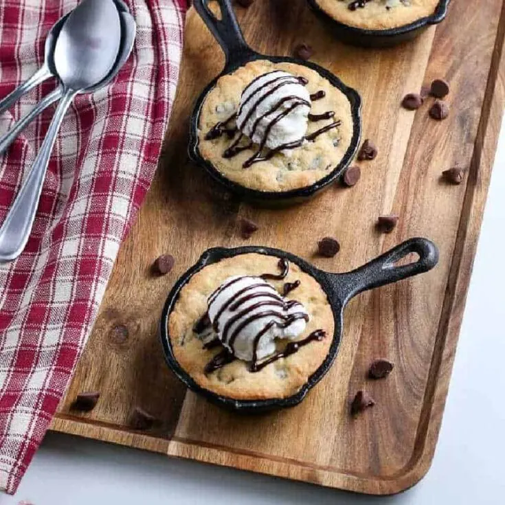 Brown Butter Chocolate Chip Skillet Cookie for Two (Pizookies) - House of  Nash Eats