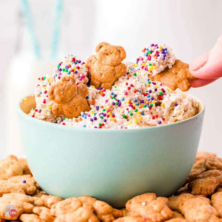 dunkaroo dip in a blue bowl