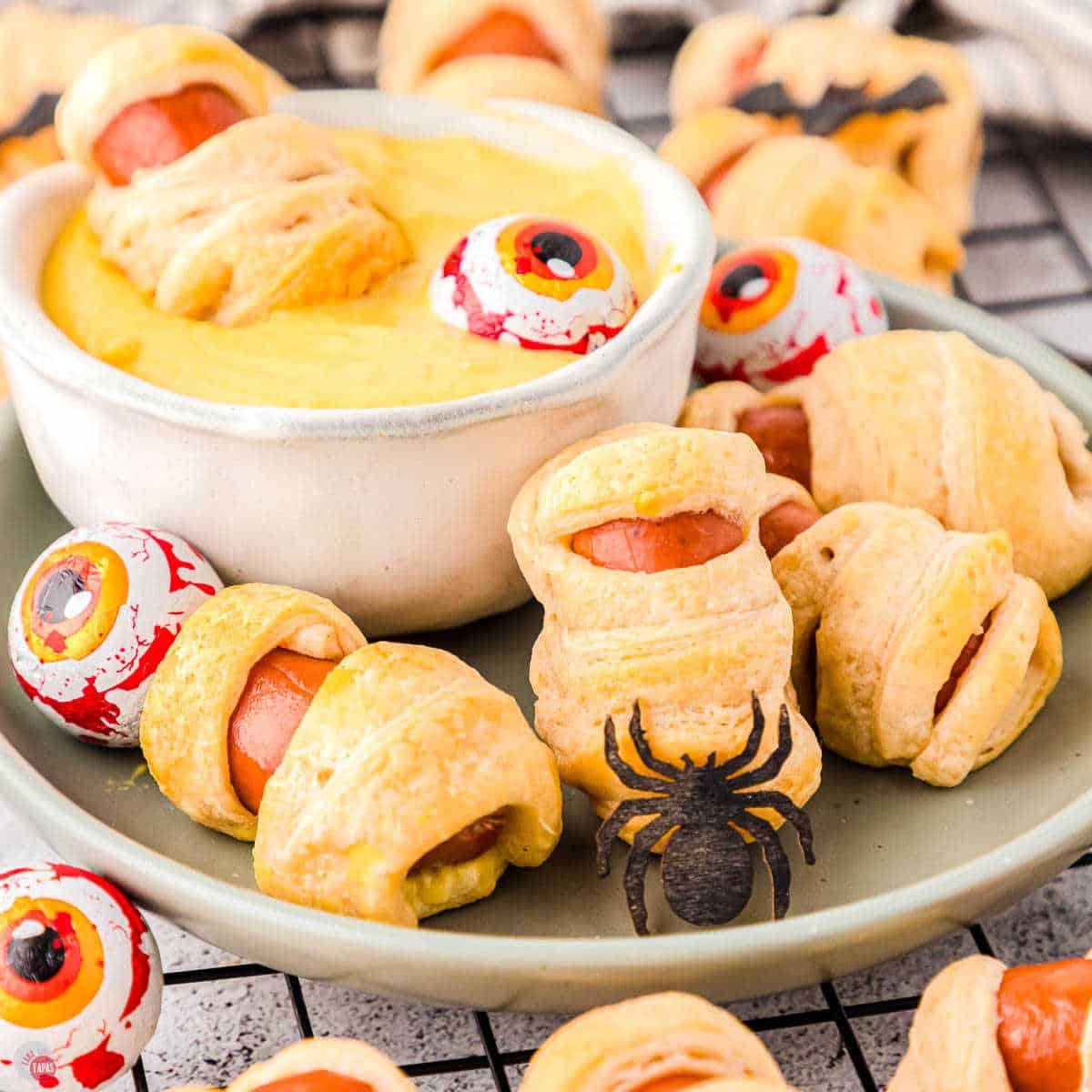 Scary Halloween Hot Dog Fingers (Spooky Good Eats) - Bowl Me Over